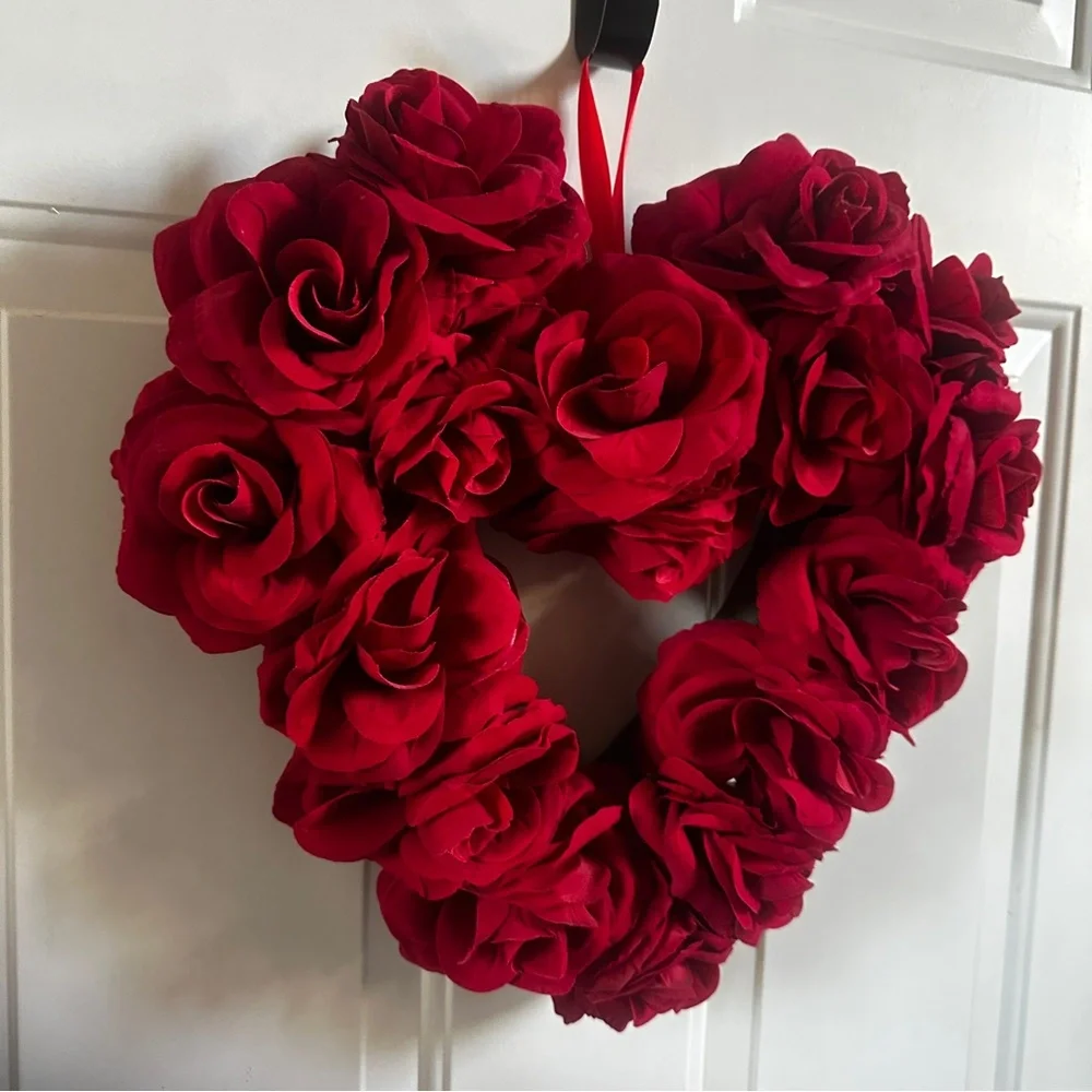 Red Roses Heart Wreath